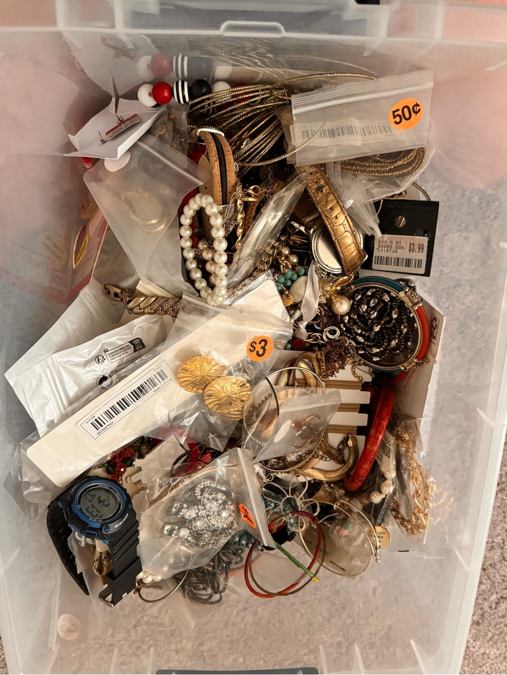 24lbs of assorted Jewelry - Picture 9 of 12